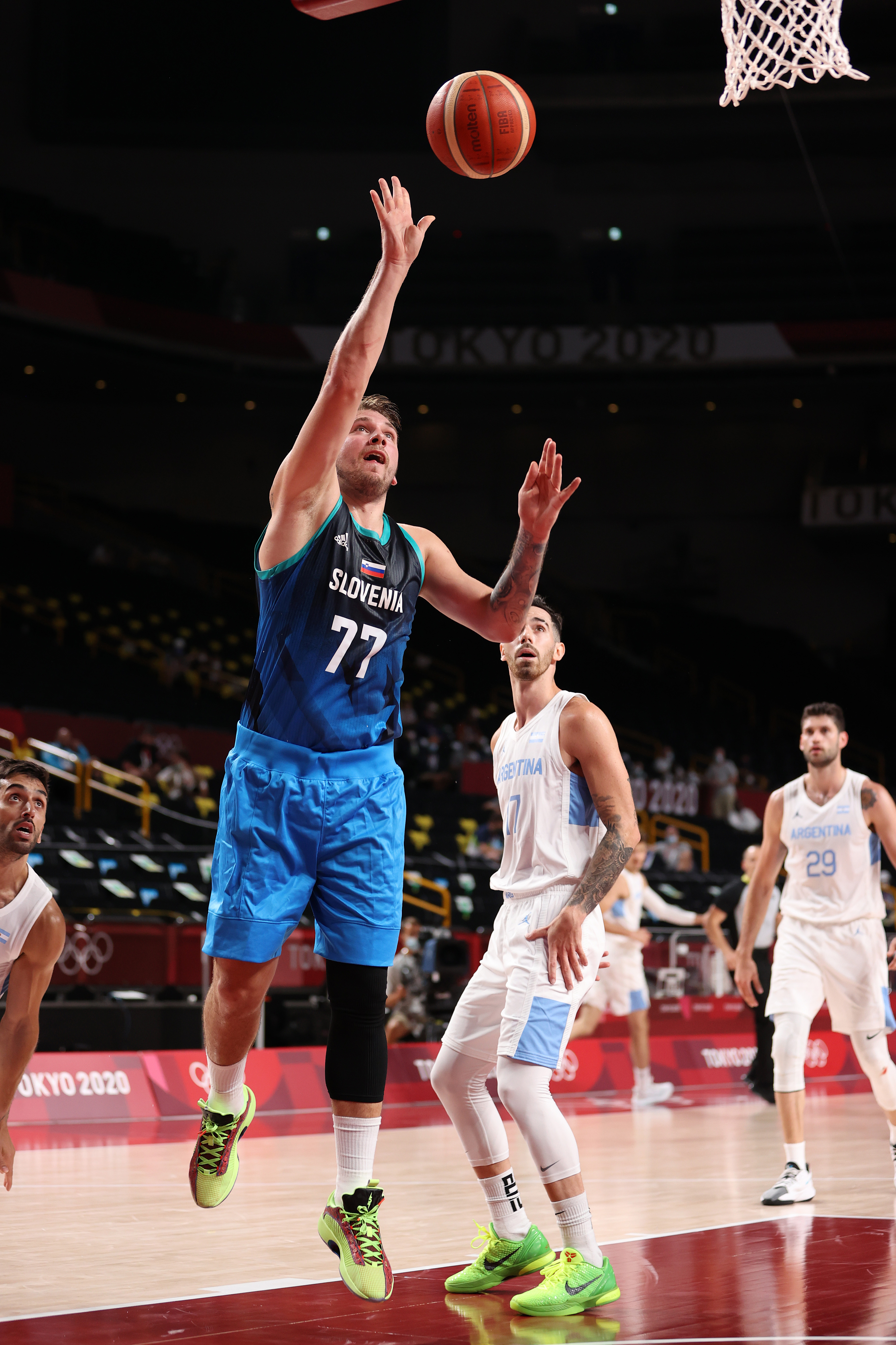 东契奇照片2024,东契奇世界杯照片