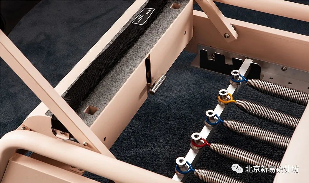 人性化多元化和实用性的健身器材,高科技有未来设计感的健身器材