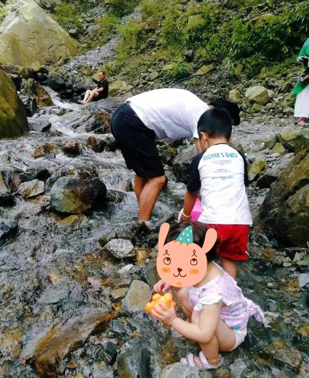 成都周边凉快又可以耍水的地方,成都周边哪有耍水的地方