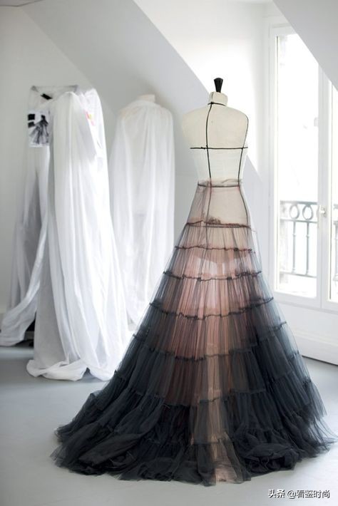 高档衣服为什么用聚酯纤维做面料,聚酯纤维是啥面料衣服为什么贵