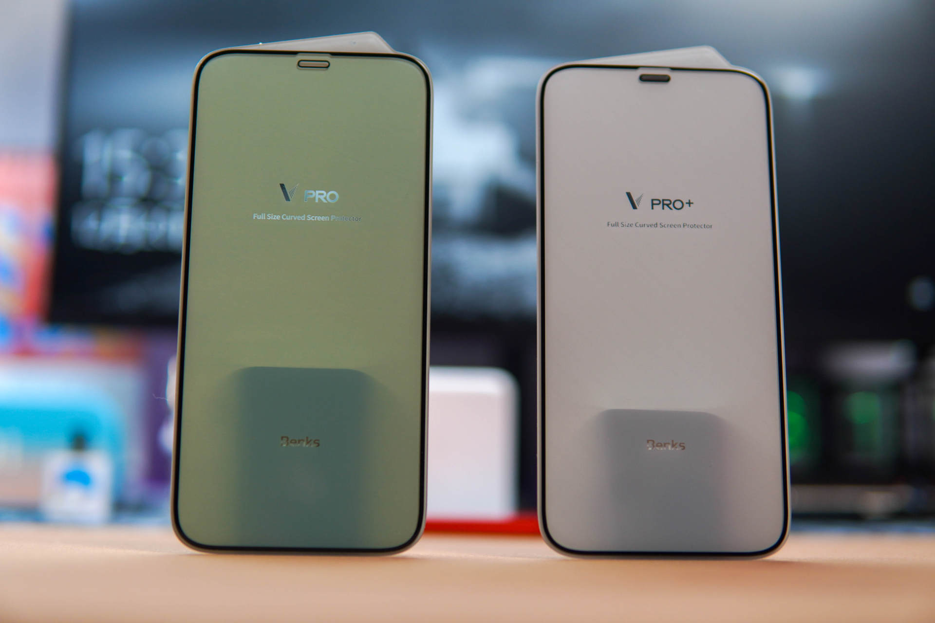 iphone12钢化膜黑边好还是透明好,iphone12mini背面有钢化膜么