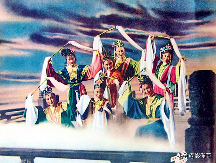 黄梅戏天仙配严凤英1962年的录音,黄梅戏天仙配的故事发生在哪里