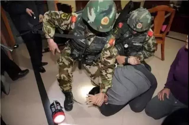 桂林毒枭伏法,经典传奇毒枭之王伏法记