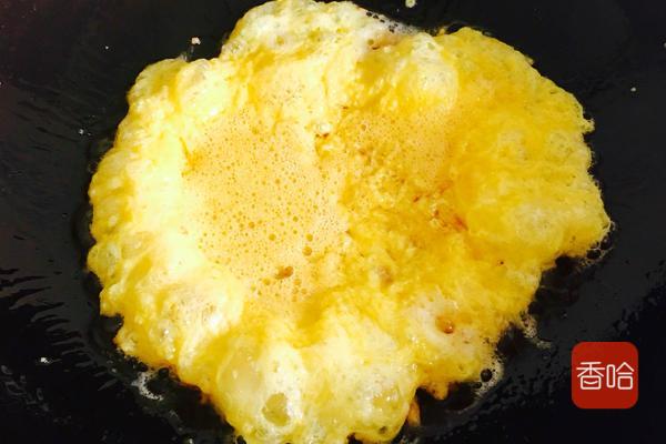 它是“蔬菜之王”，价格虽贵，遇见总要买，清热减肥，春天最鲜嫩