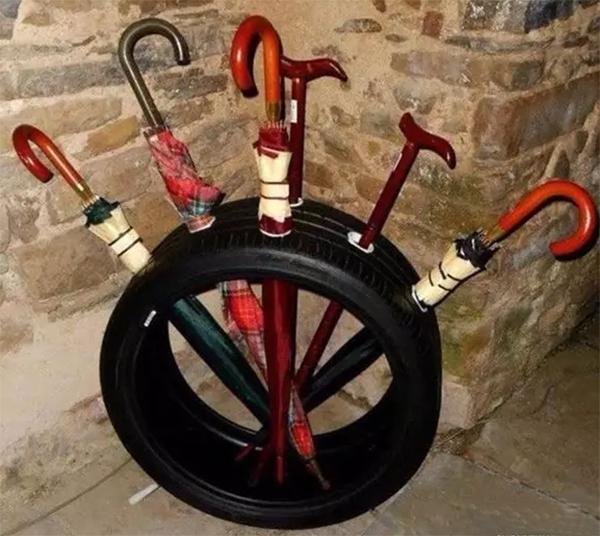 废旧轮胎别随便丢掉了,废旧轮胎需要回收请不要随手乱拿