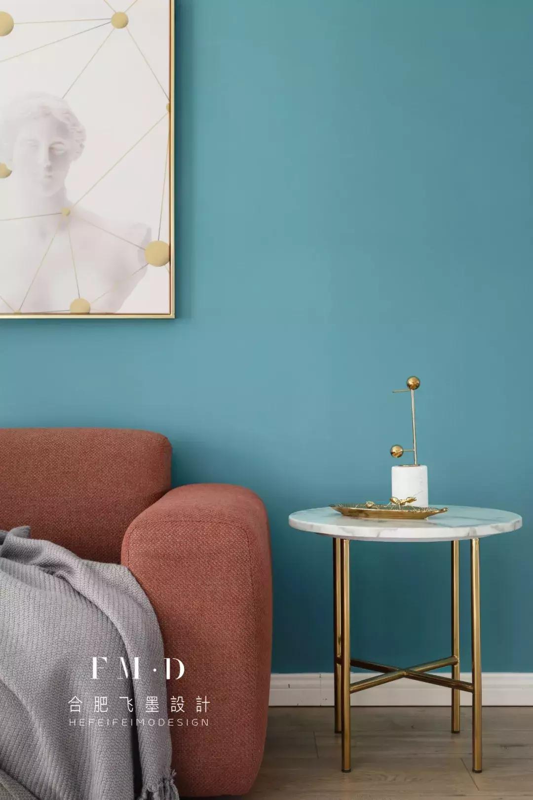 房子装修花再多钱，客厅还是沙发+茶几+电视柜，这样装修好看实用