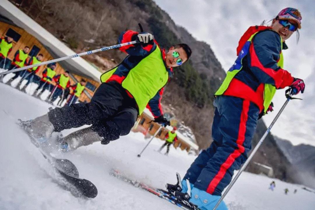 古城西安年味浓八方来客齐拜年,春节西安各景区年味十足