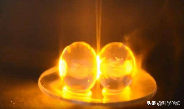 两个葡萄用微波炉加热会爆炸吗,微波炉加热葡萄为何冒出火花