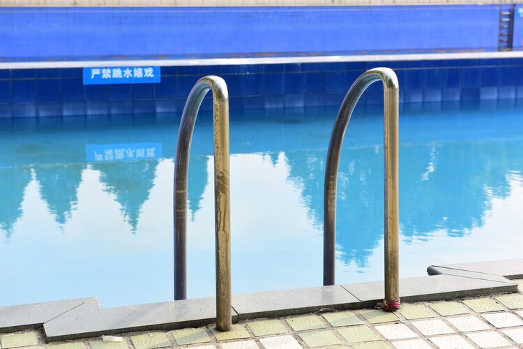 女人“下面”瘙痒，可不是小事！4种异常及时警惕，能省不少事