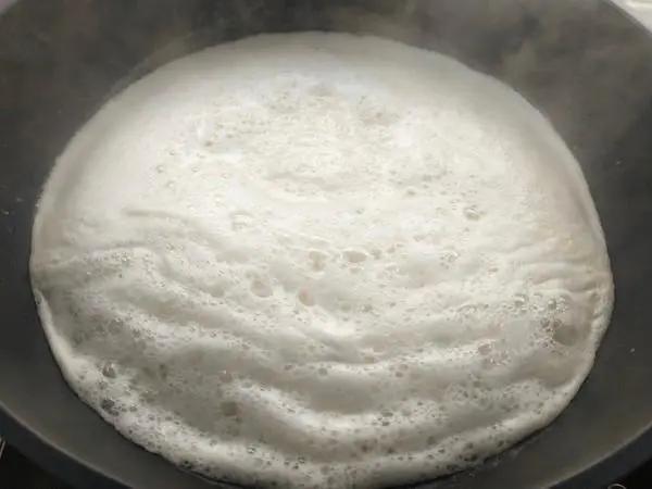 农村大叔卖早餐1元1碗,60岁大爷摆摊30年一天能卖几百碗