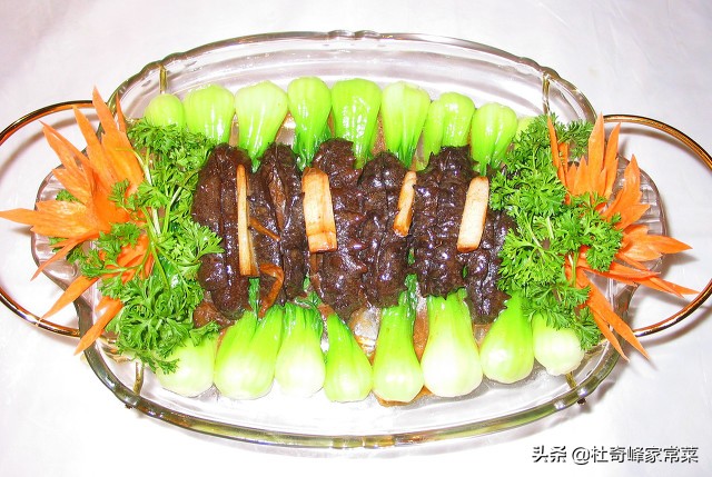 揭秘经典鲁菜葱烧海参,新派鲁菜葱烧海参