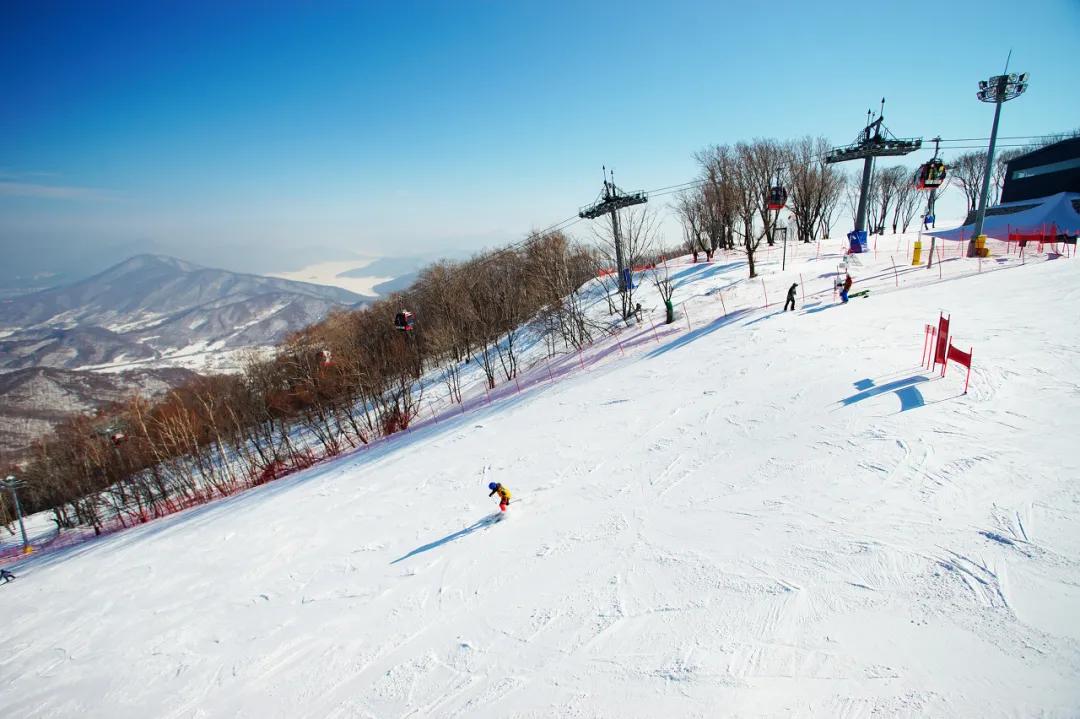 国内最佳八大滑雪胜地,国内10大滑雪胜地