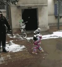 妻子*拍偷**丈夫视频火了：说了800遍，一定要让爸爸带孩子