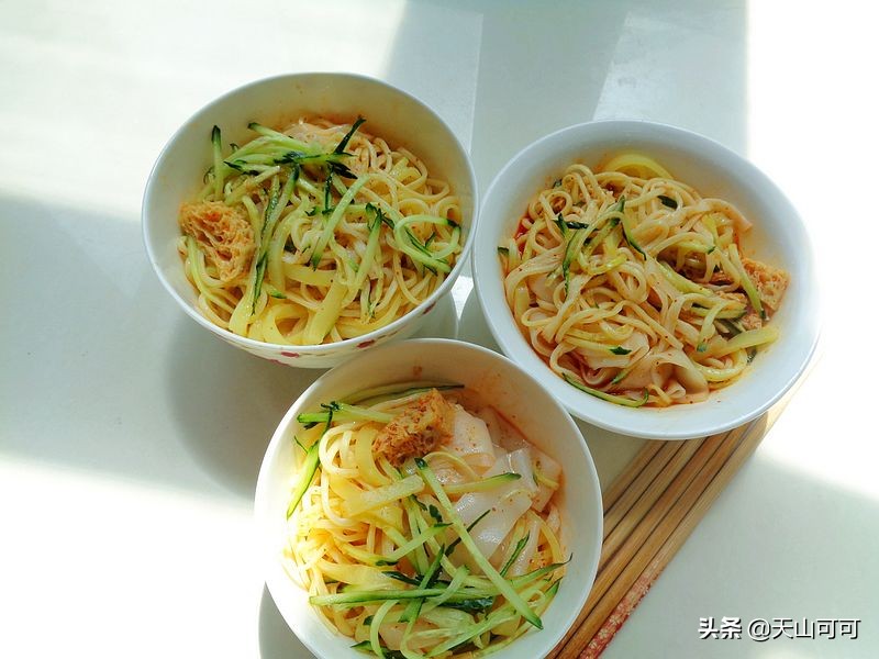 防秋燥周末三餐，凉皮配酱烧鱼，在家做，就是吃得舒服又省钱