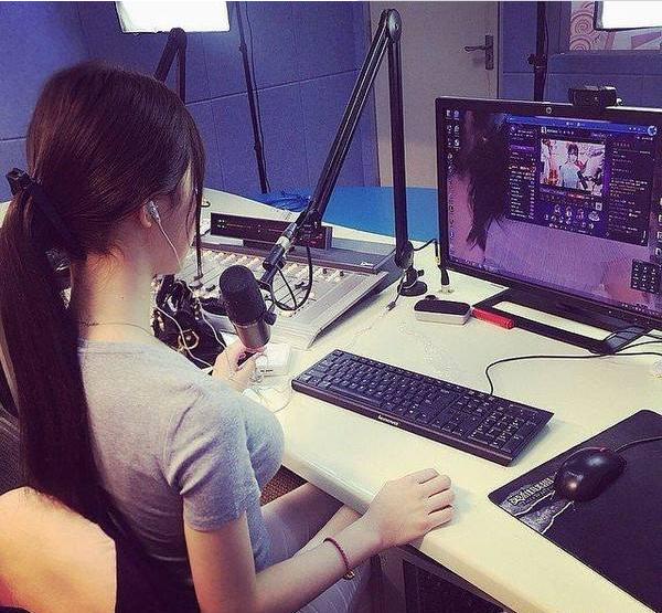 网络主播是靠什么挣钱,现在做网络主播还能挣钱吗