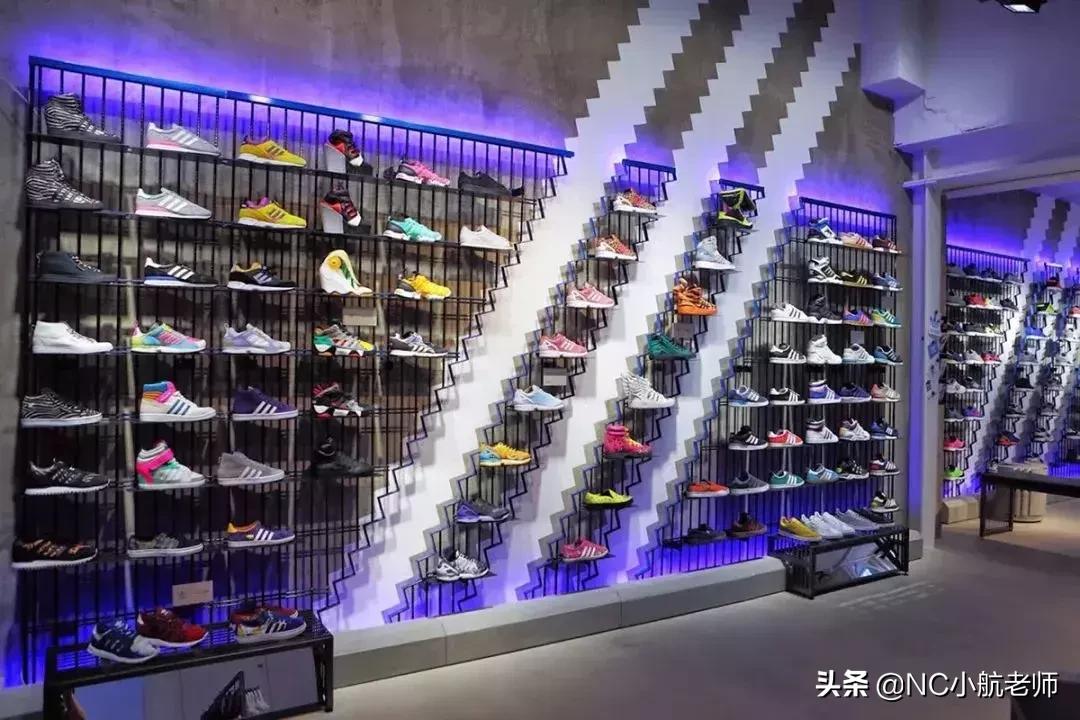adidas停产款,adidas为什么有三个标志