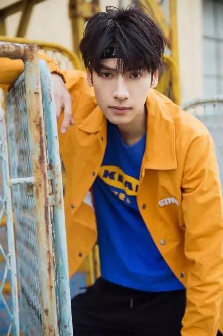 不同脸型适合戴什么样的发带,如何挑选适合自己的发带