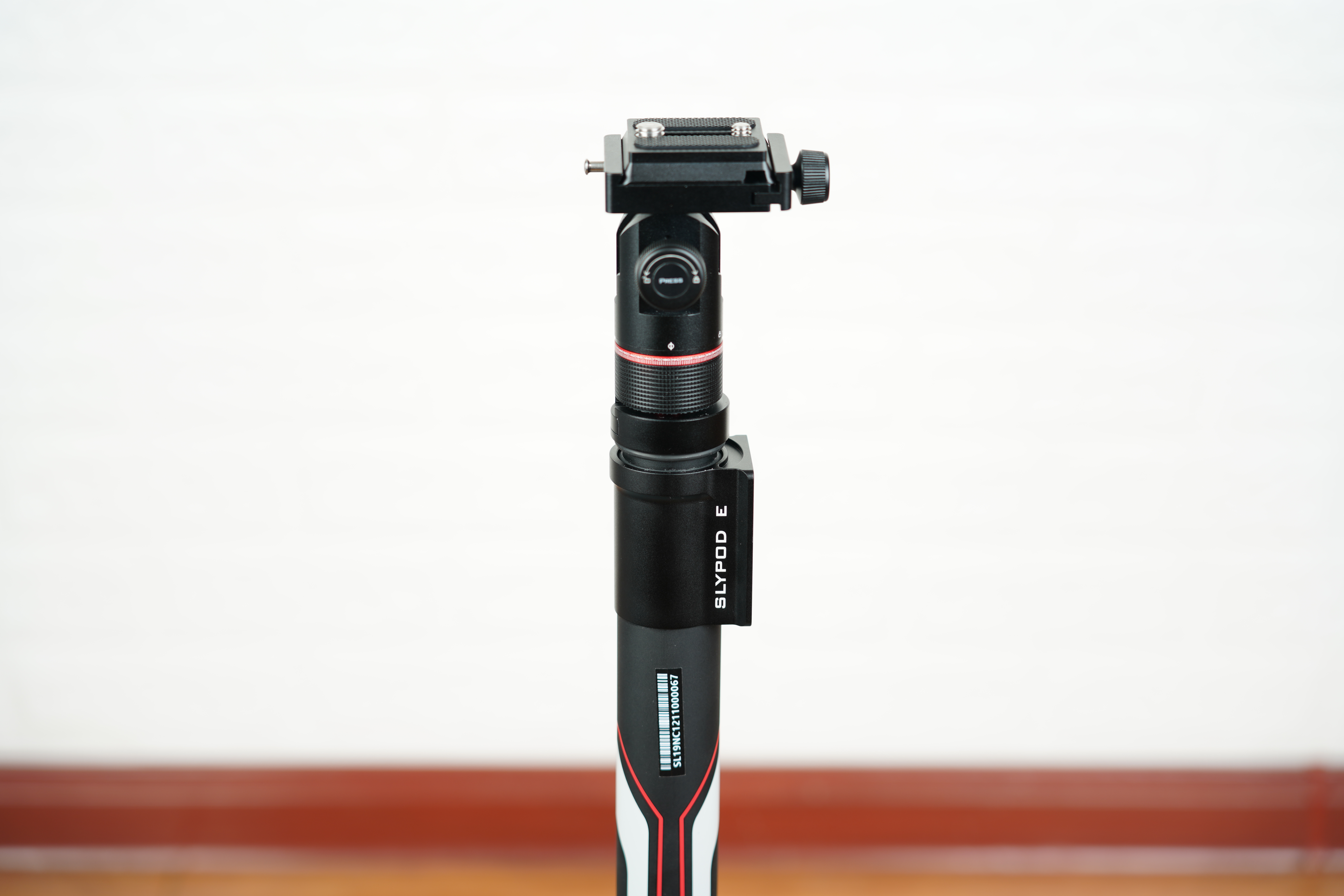 拥有属于自己摇滚的电影—便携式魔爪slypodE电动伸缩摄影杆评测