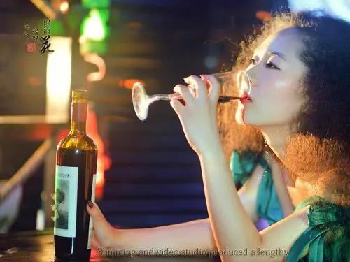 征服女人的心要懂得注意分寸,征服一个女人最好的方式在感情中