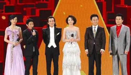 央视主持李思思瘦过头了,央视主持人李思思的成功之路