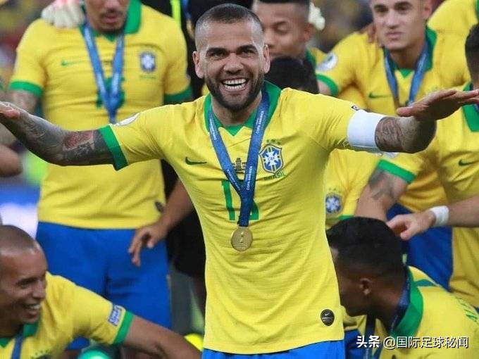 圆梦奥运金牌！38岁的阿尔维斯斩获球员生涯第43冠