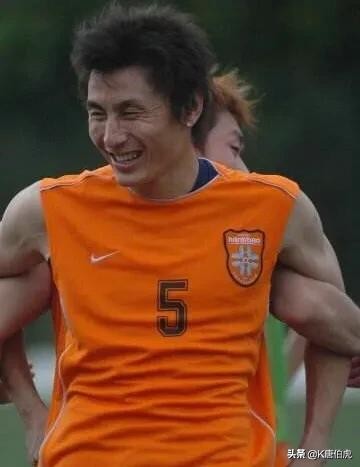 中国足球郑智李玮峰,李金羽李玮锋郑智同时代的球员