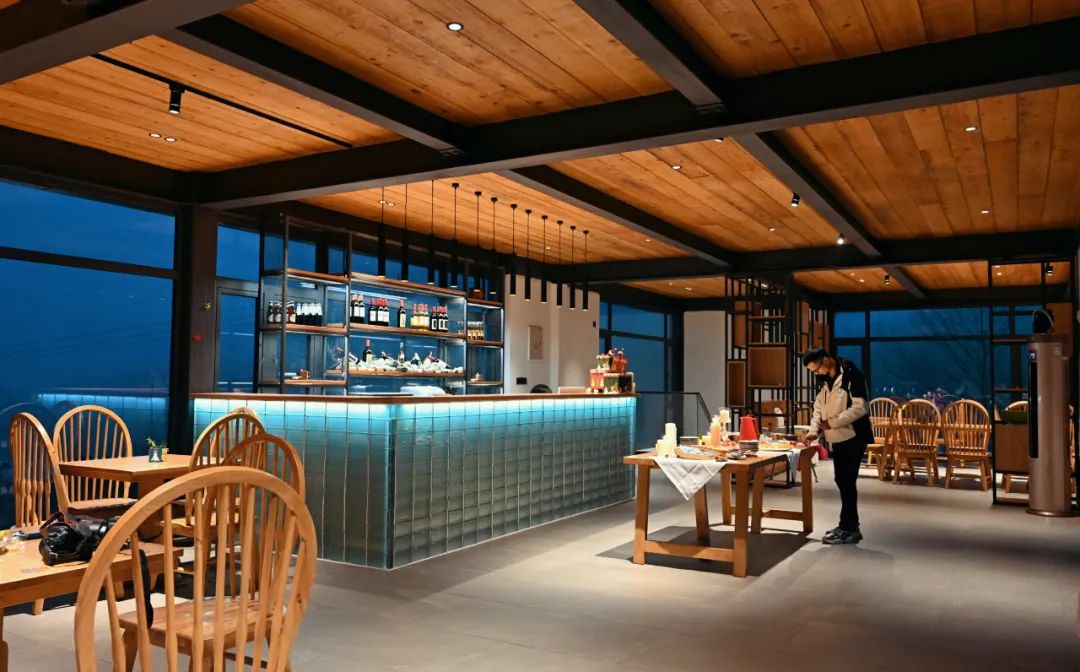 彭州太空舱营地,成都熊猫森林太空舱民宿