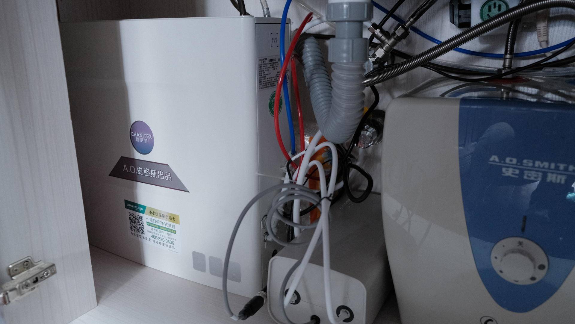 小厨房净水器空间巧妙利用,即热型小厨宝加装净水器的方法