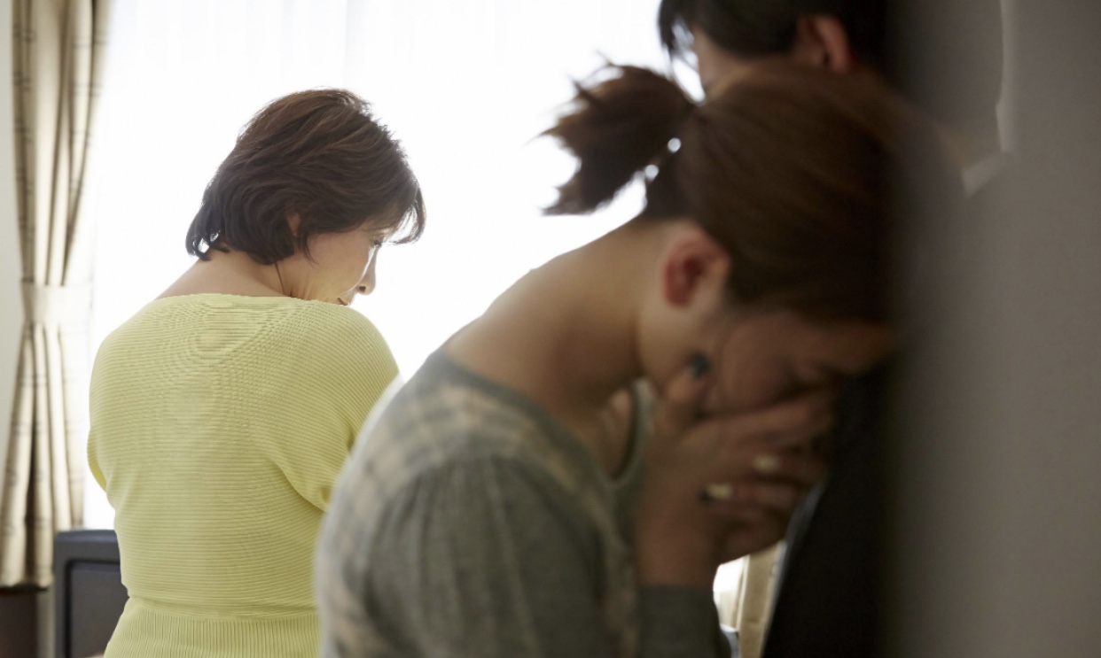 坐月子最好别让婆婆伺候,月子别让亲妈伺候完整版
