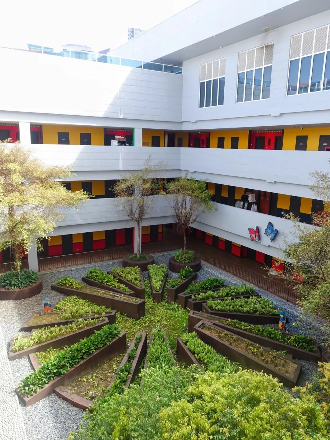 整个房间全拼上乐高是什么感受,现实中的乐高世界