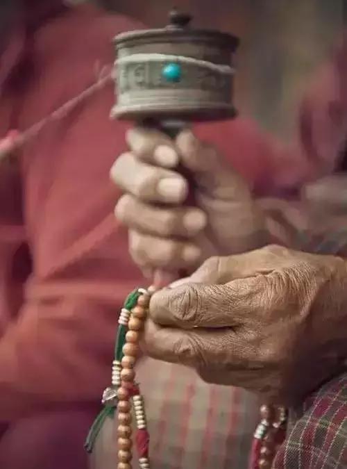 每一个佛珠都有一个故事,一串佛珠的真实故事