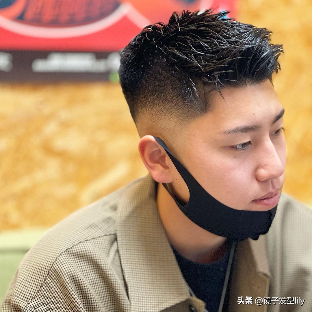 男士烫头发型推荐不明显中长发,男士发型2020流行发型侧背烫发