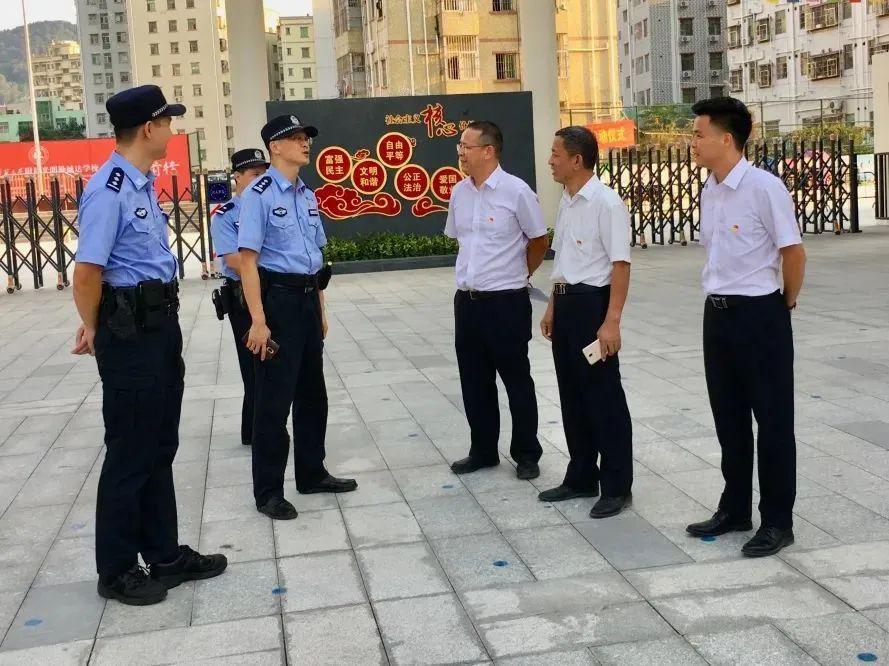 聚四海英才之荟萃，光明这所高标准学校订在崛起