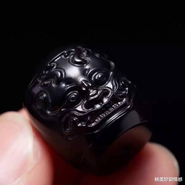 残忍！这9种带血文玩太血腥！碰了小心坐牢