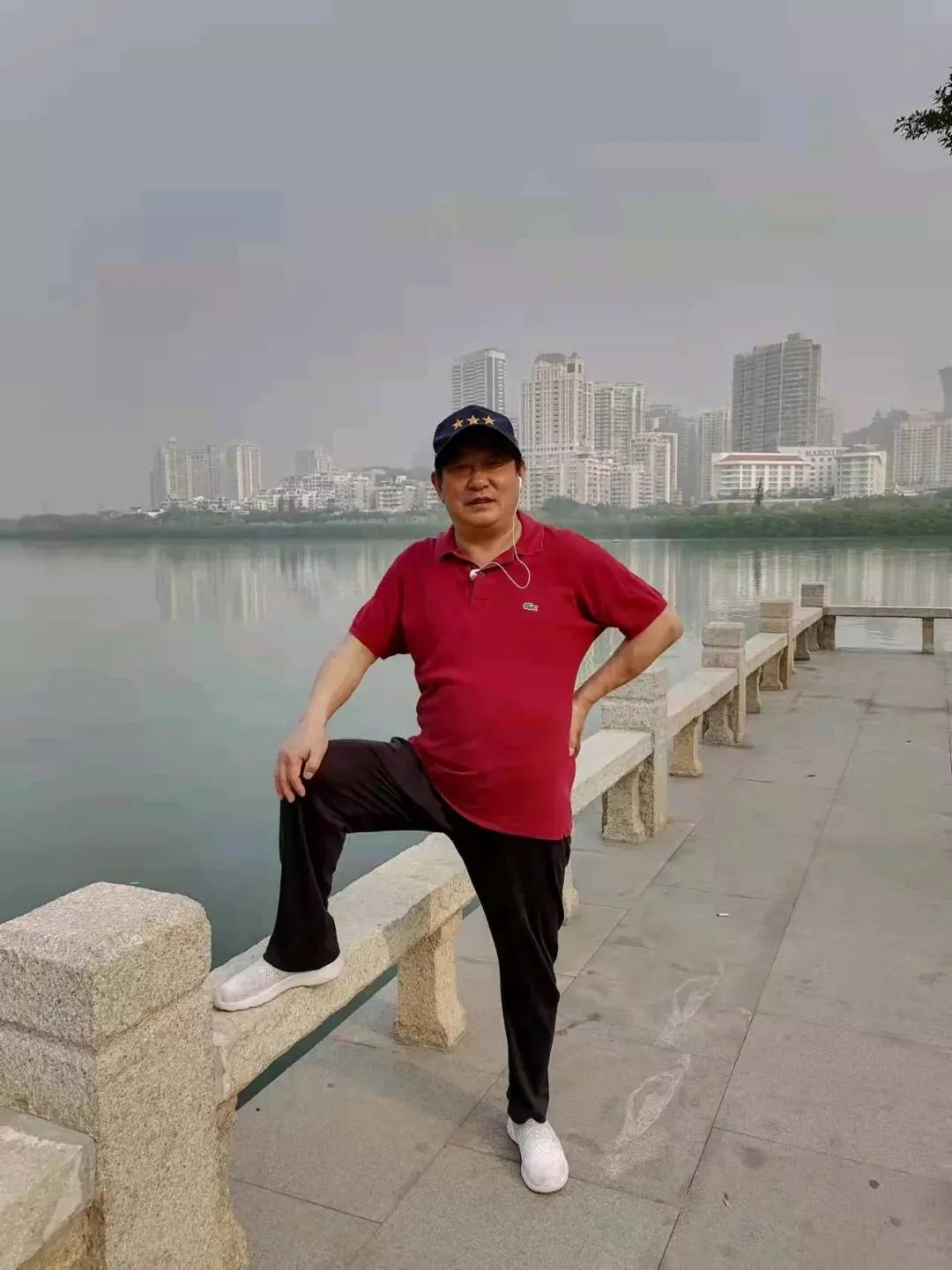 徐映珉||疏影映窗情思涌——品读刘光斌老师散文《好大一棵树》