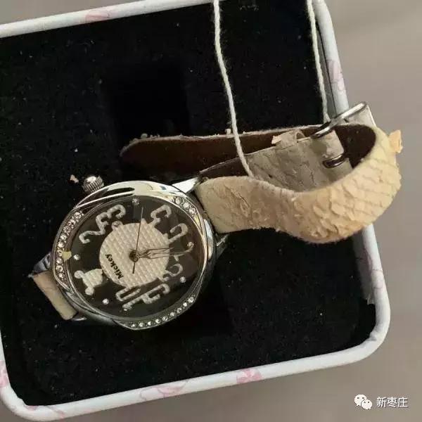 山东小伙2200元网购二手苹果手表，却收到4个苹果一块表？？？