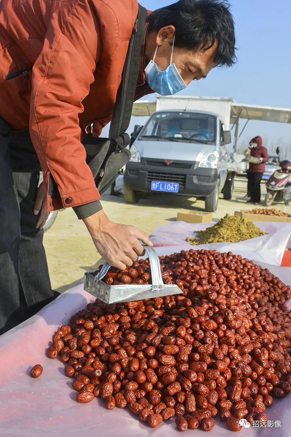 龙口粉丝主产区张星农村大集开市了！来赶集的人还不少来