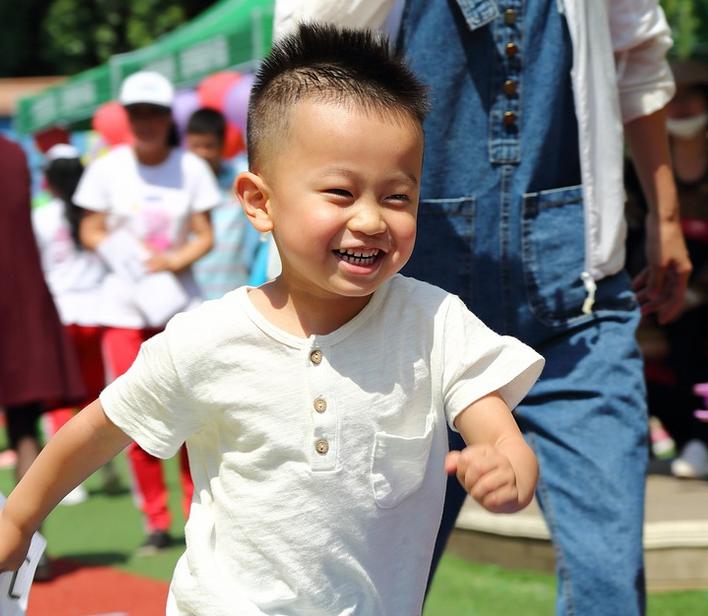 李玫瑾运动完整视频,李玫瑾建议四岁孩子要多运动