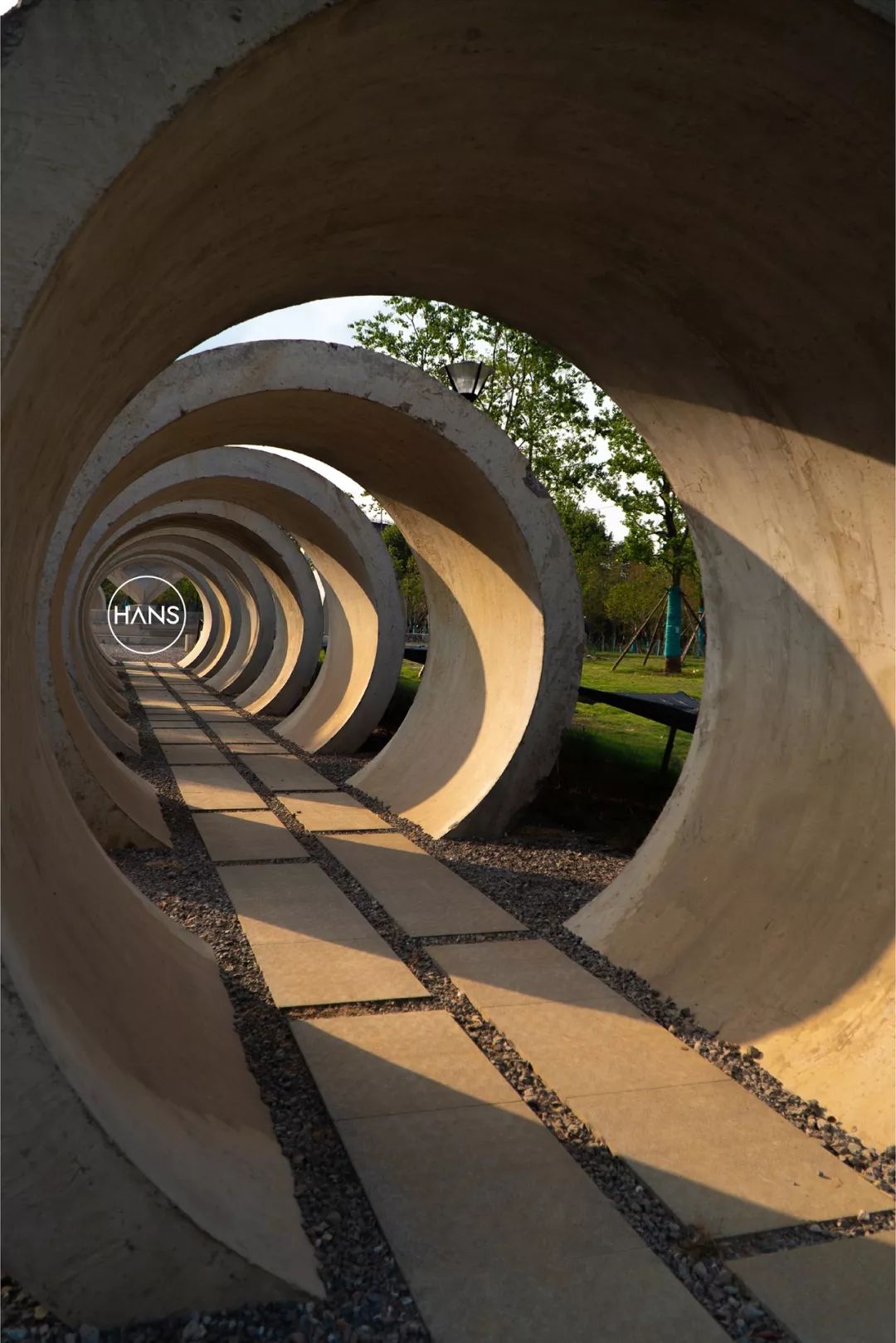 这里是青山，请长按保存