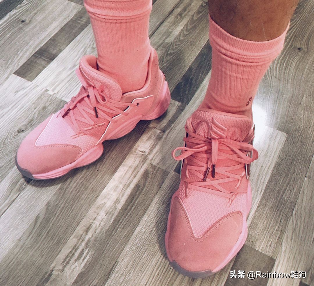 情人节穿搭男生夏天,情人节限定鞋粉色男