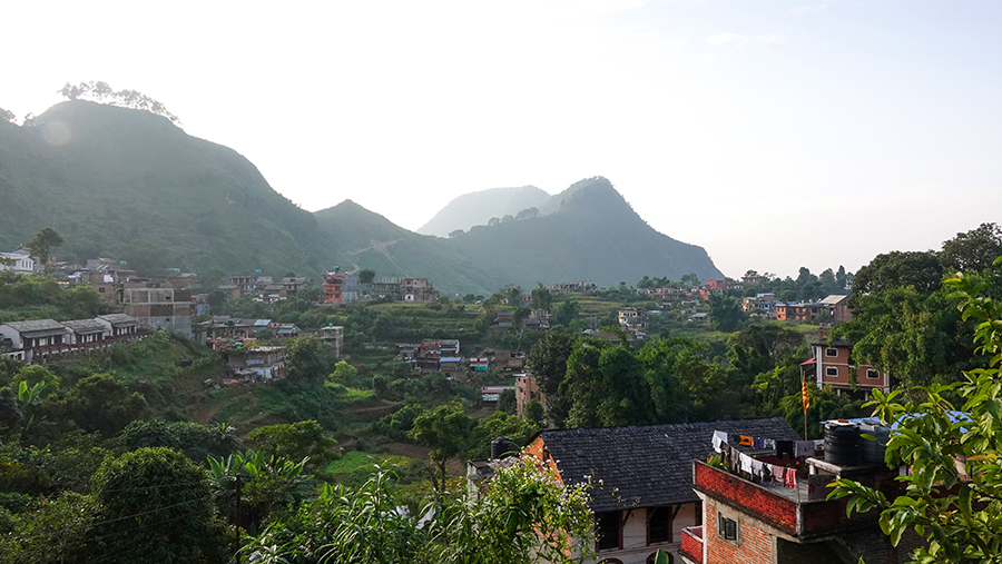 尼泊尔十堰,尼泊尔为什么这么穷