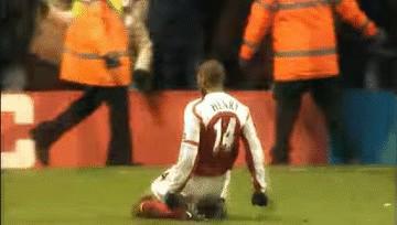 梅西伯纳乌晒球衣詹俊,梅西展示球衣庆祝动作