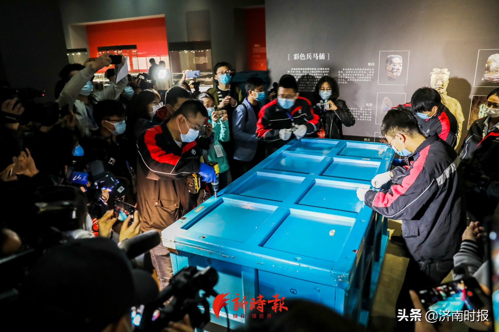 兵马俑来济南啦，直击开箱：层层保护，头身分开装运