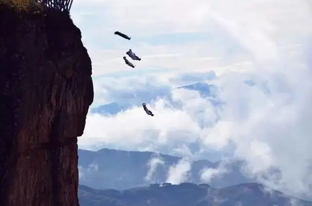 翼装飞行令人恐惧的失重感,喷气翼装飞行体验