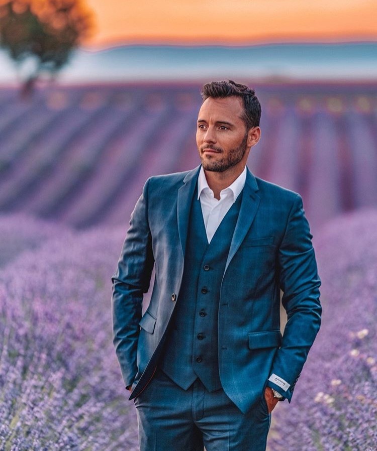 鹿晗穿西装新郎,鹿晗棕黄格子西装