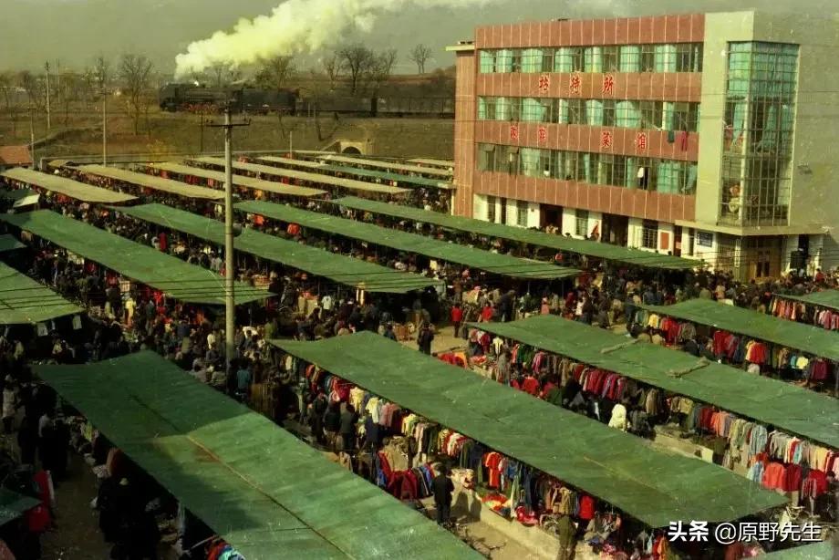 摆地摊一个人真的忙不过来,摆地摊的人怎么发朋友圈