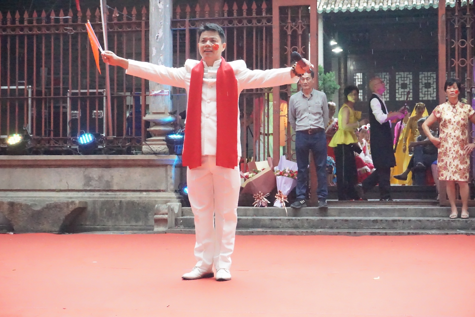 天河｜热闹！一洞公祠重阳敬老摆70多围，老人家笑到“见牙唔见眼”