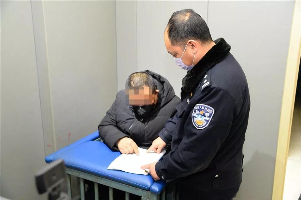 4人喝酒辱骂医务人员被刑拘,天津一醉酒男子骂医务人员