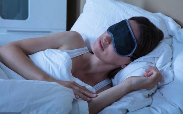 因熬夜失眠怎么快速入眠,失眠按哪个穴位能快速入眠