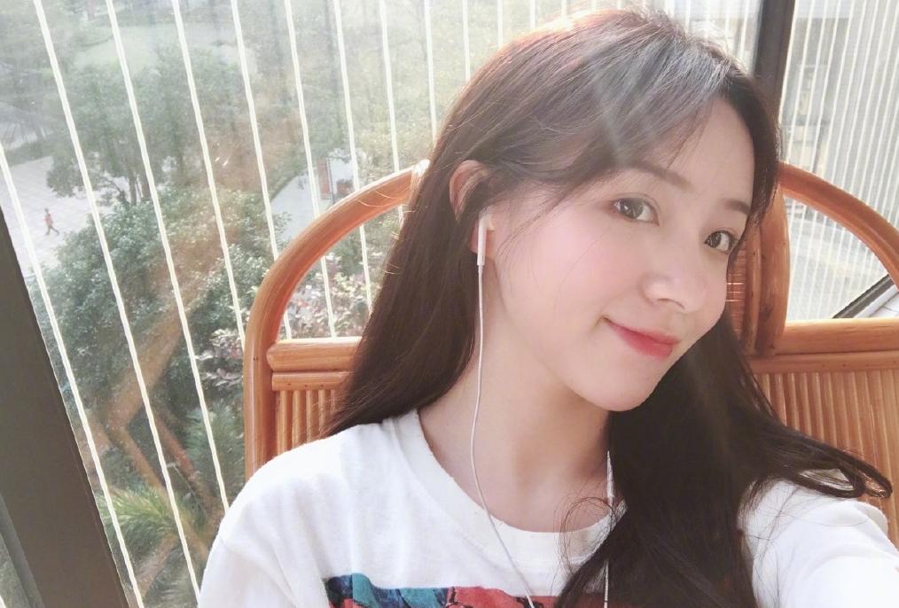 周二珂停播多久了,周二珂承认与土豪奔现